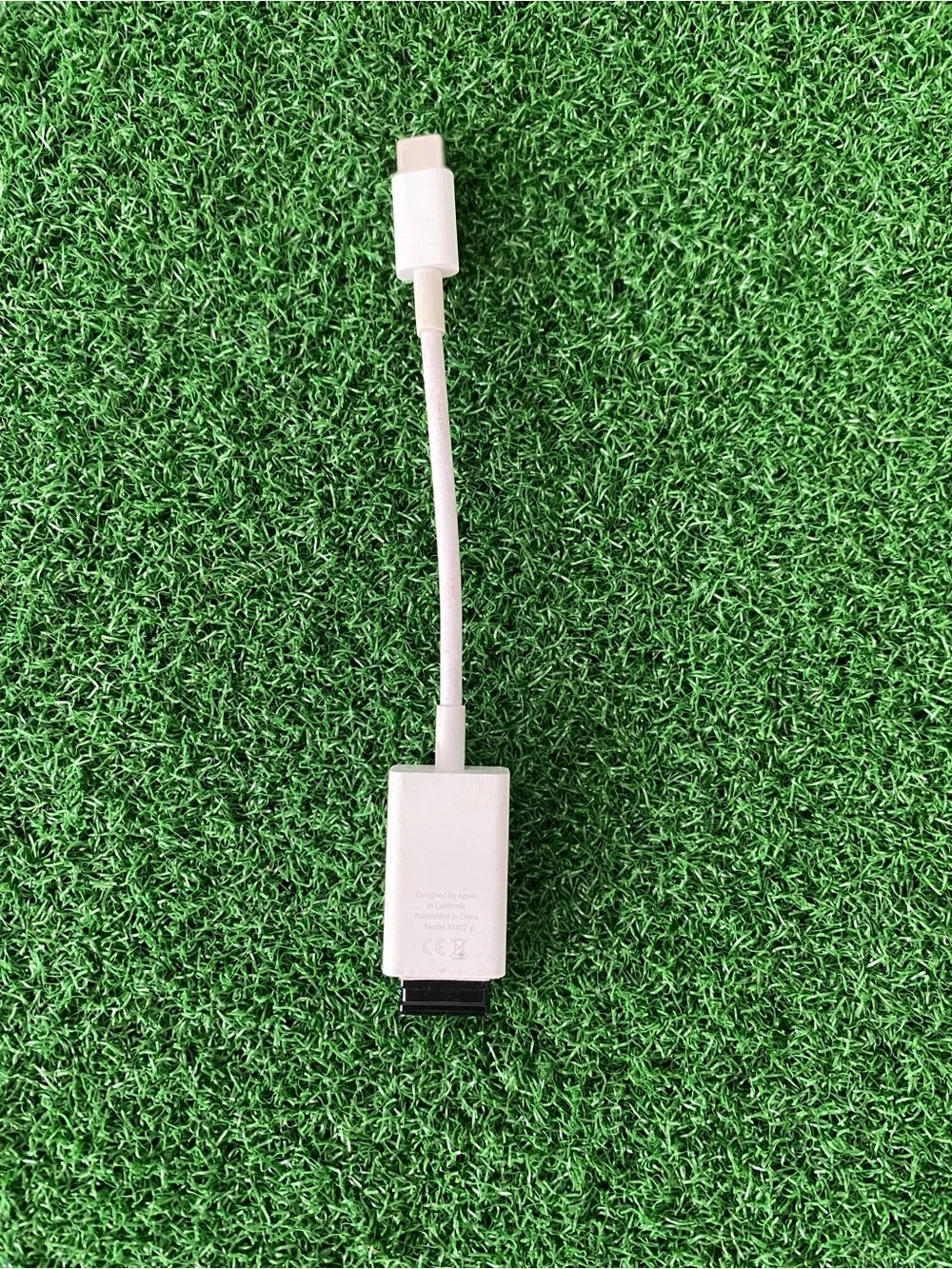 Apple USB-C to USB Adapter (Model A1632) (Sep 026)